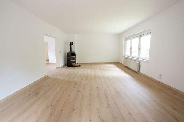 Wohnzimmer mit Kamin