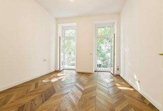 Schlafzimmer mit Balkon