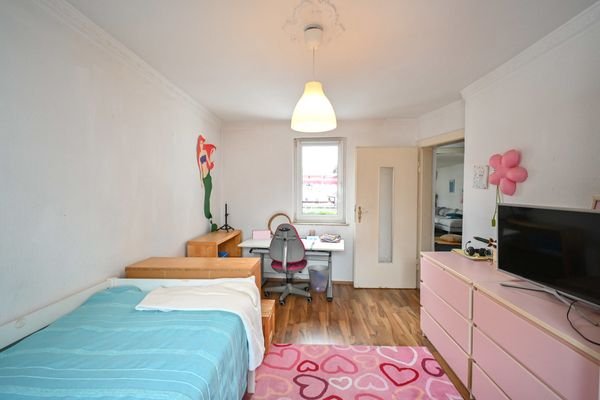 Schlafzimmer 1 von 3 OG