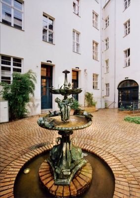 Schöner Brunnen im Innenhof