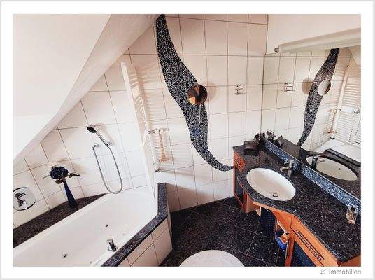 144-2025 Badezimmer.jpg