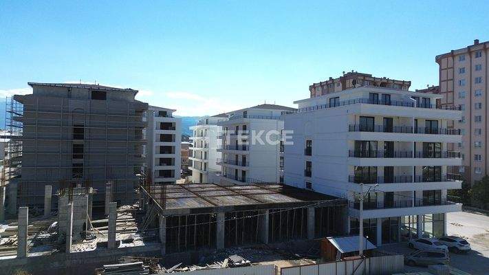 Stylish City View Flats in a Complex with Pool in Bursa