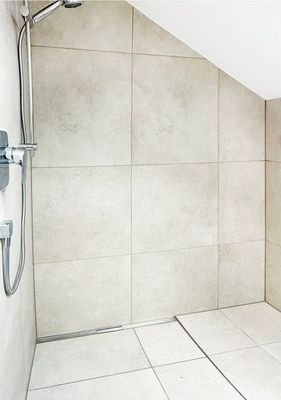 Badezimmer_2_Dusche.jpg