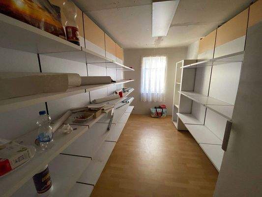 Ankleidezimmer im 1. OG.jpg