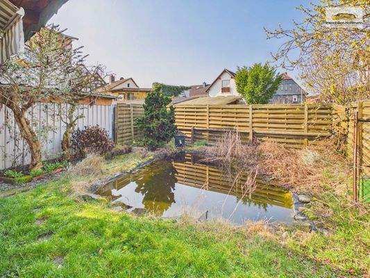 Gartenbereich mit Naturteich