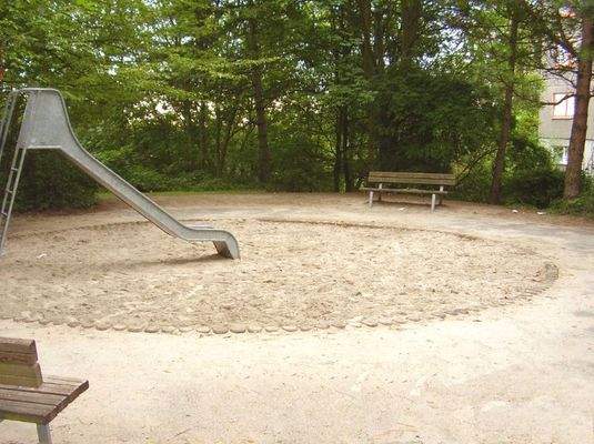 Karl-Marx-Str. 2-8 Spielplatz