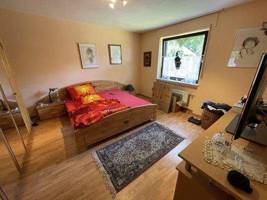 1. von 2 Schlafzimmern im EG