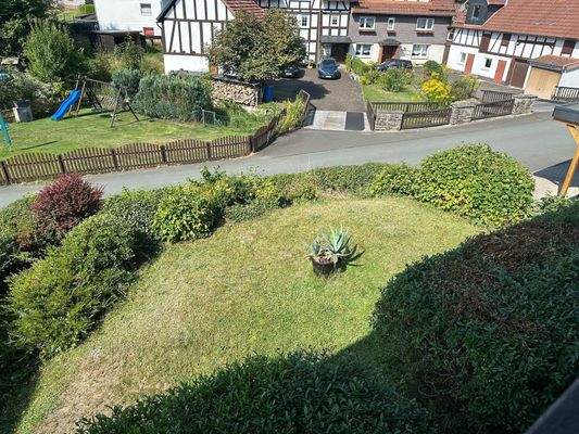 Außenanlage vor dem Haus