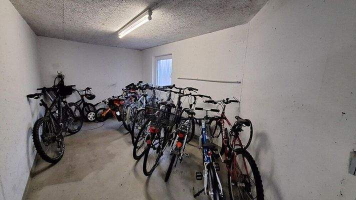 Ihr Bike in guten Händen – im geschützten Fahrradraum