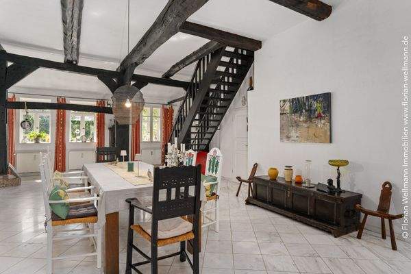 Treppe zum Obergeschoss