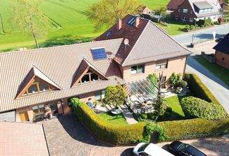 Wohnhaus mit Verwaltungsbereich