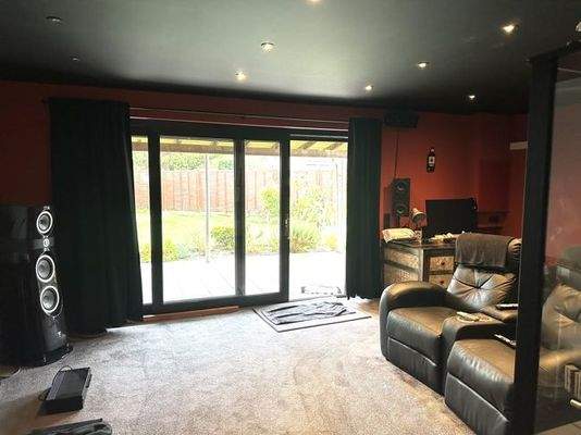 Zimmer zum Garten aktuell Kinozimmer