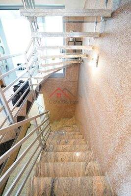 Treppenabgang ins UG