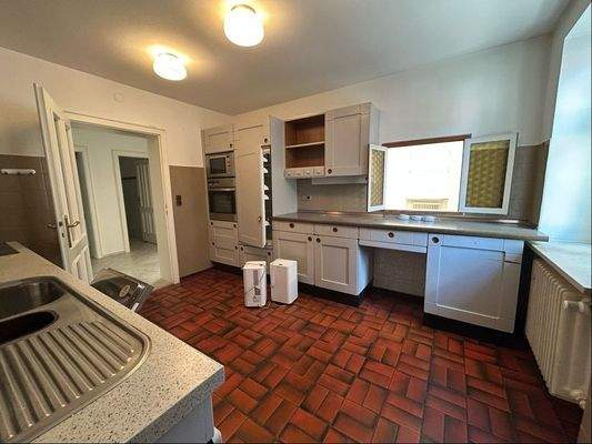 Küche von Speise aus Richtung Eingangstür