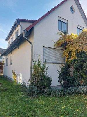 Rückansicht neben Terrasse