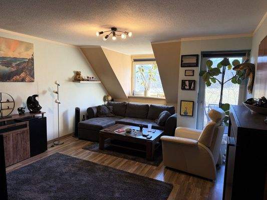 Wohn-/ Essbereich mit Loggia