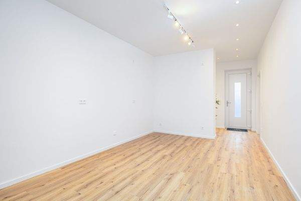 Küche (Einbauküche folgt)