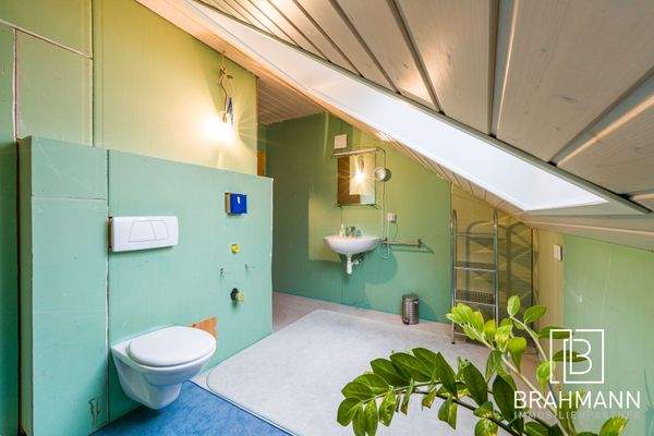 Teilausgebautes Badezimmer - DG