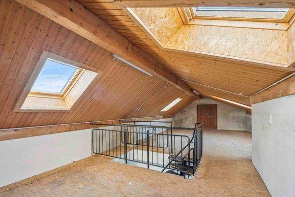 Lager über der Garage