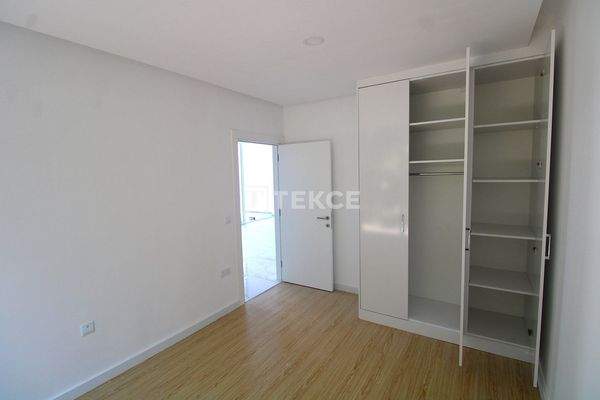 Centrally Located Apartments in a Complex with Pool in Girne