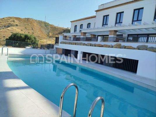 Sea-View Townhouses with Investment Potential in Torros Malaga