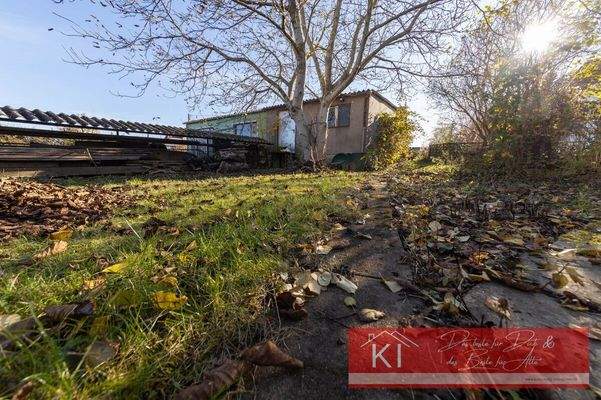 Grundstück mit Garage