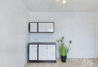 CAM02839G0-PR0200-STILL003