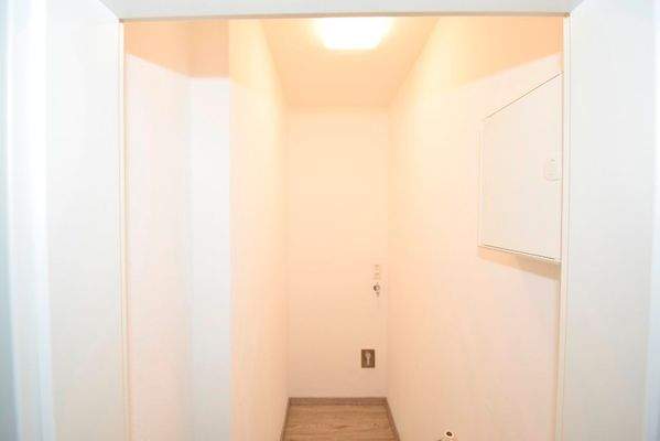 Abstellraum mit WM-Anschluss