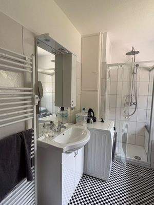 Tageslichtbad mit Wanne+Dusche