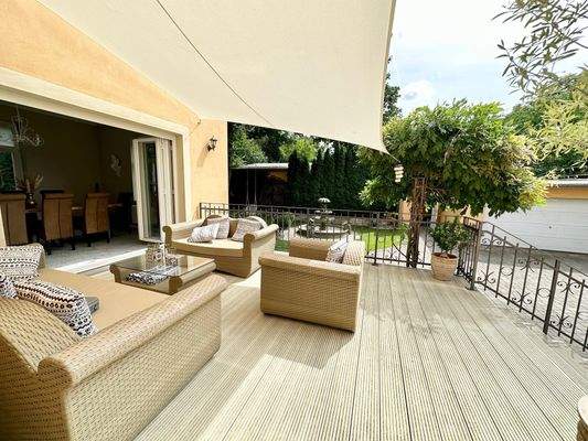 große Terrasse nach Südwesten