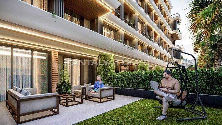 Flats in Project with Communal Pool in Antalya Altintas