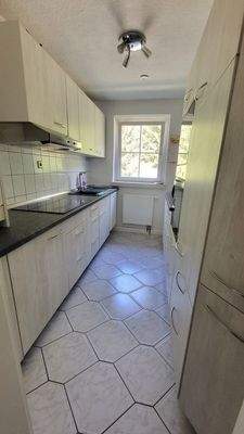 Küche mit Einbauküche