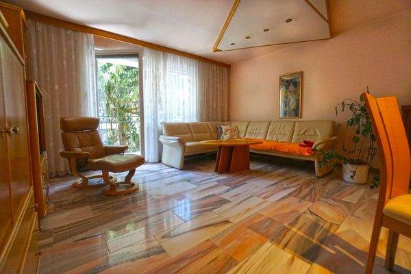 Wohnzimmer_Ausgang Balkon