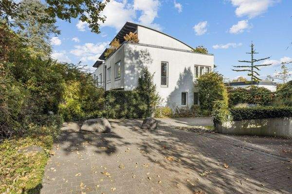 Gepflegtes Wohn-Ensemble mit Zufahrt zur Tiefgarage