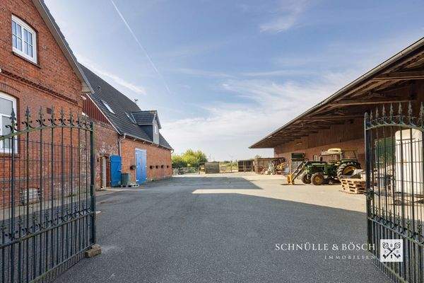 Der Hof in seiner ganzen Pracht