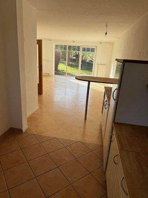 Blick in den Wohn-/ Koch- und Essdielenbereich 