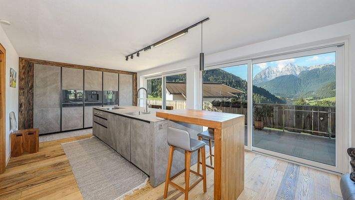 KITZIMMO-Großzügige Landhausvilla mit traumhaftem Kaiserblick kaufen - Immobilien Schwendt.