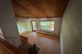 Blick in das Wohnzimmer von der Empore.jpg