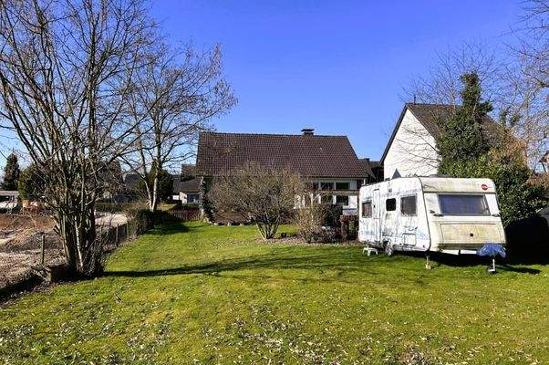 Blick durch den Garten.jpg