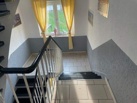 WG Zimmer Wohnen auf Zeit in Essen bei urbanbnb Treppenhaus.jpg