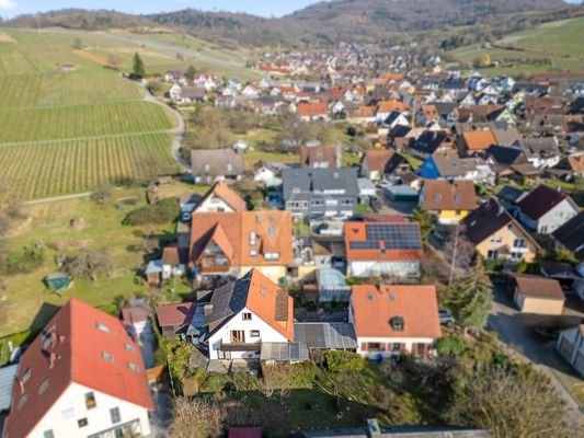 Luftaufnahme Ebringen mit Blick auf das Haus 