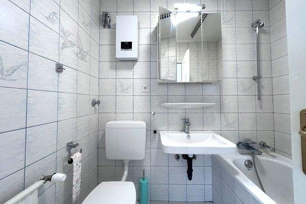 Badezimmer mit Wanne