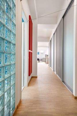 Imposante Deckenhöhen bis zu vier Metern.