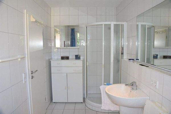 Badezimmer OG (2. Whg)