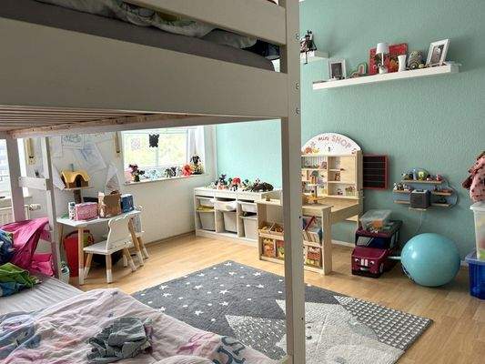 Kind EG Wohnung links