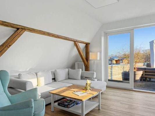 Offener Wohnraum im Dachgeschoss