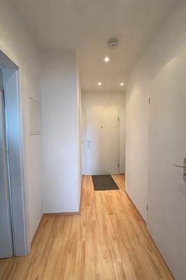 Flur (Privatgegenstände entfernt) 