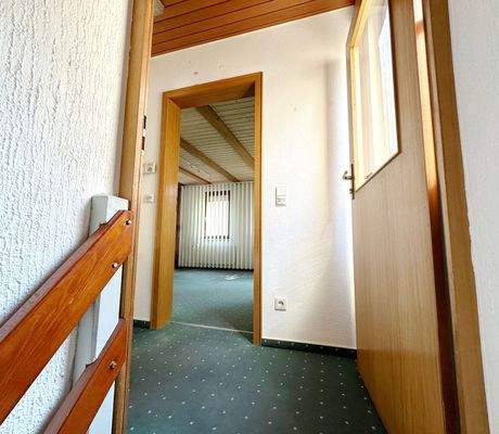 Hauptgebäude Wohnung Zugang OG