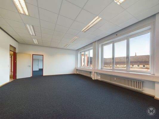 Eden-Ehbrecht-Immobilien_Büroflächen_Telekom-Gebäude_005