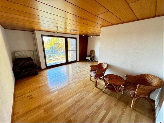 Zimmer EG mit Balkon